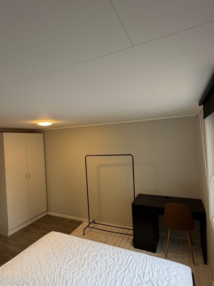 Soverom 1, 180 cm seng Galleribilde