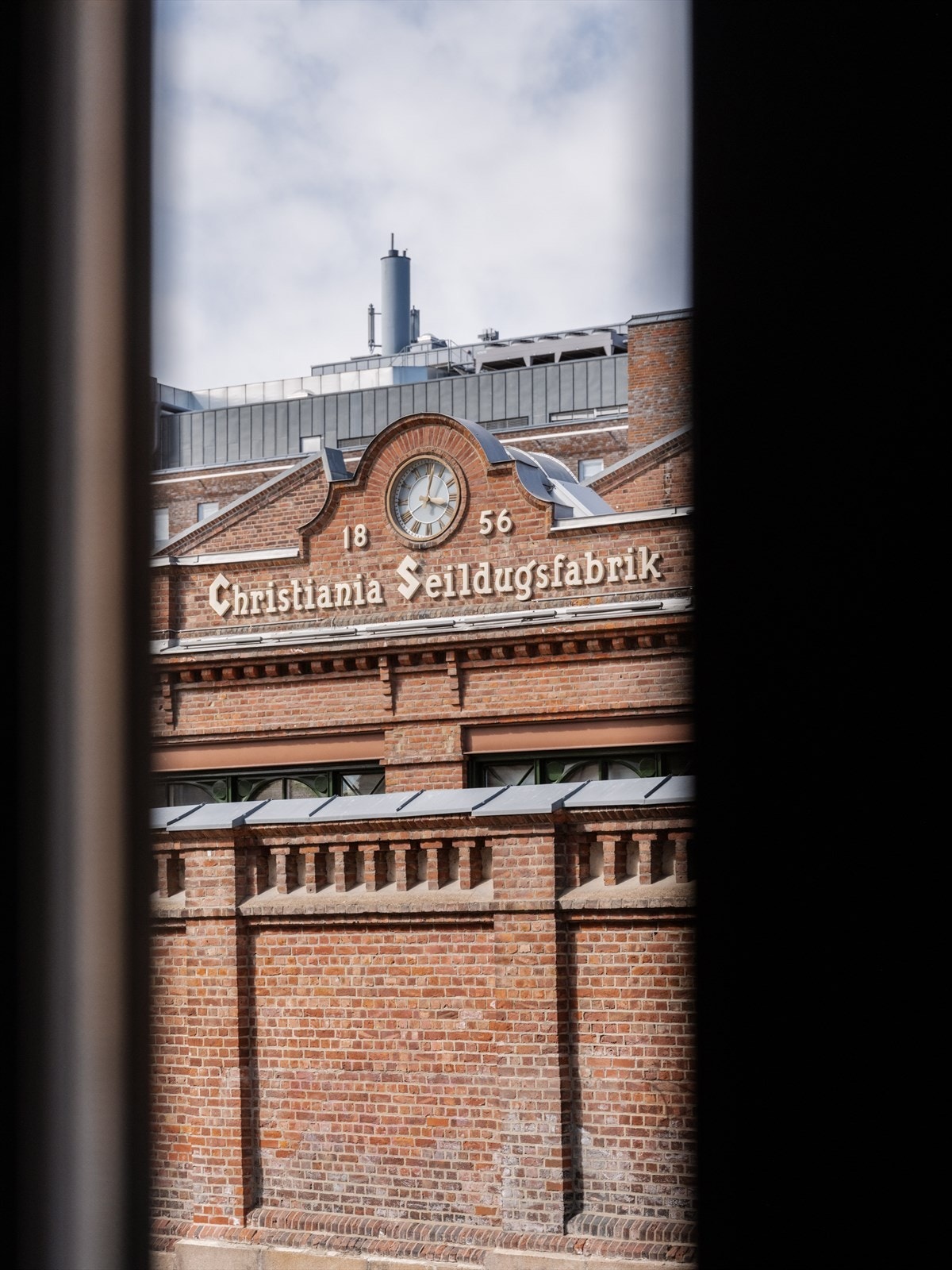 Utsikt mot de historiske industribyggene ved Akerselva, som Christiania Seildugsfabrik. Galleribilde