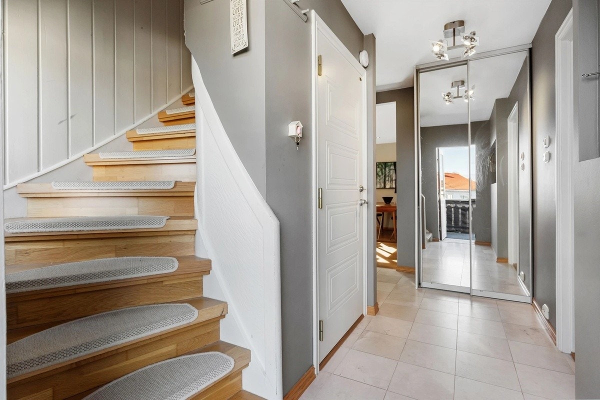 Gang opp til loft Galleribilde