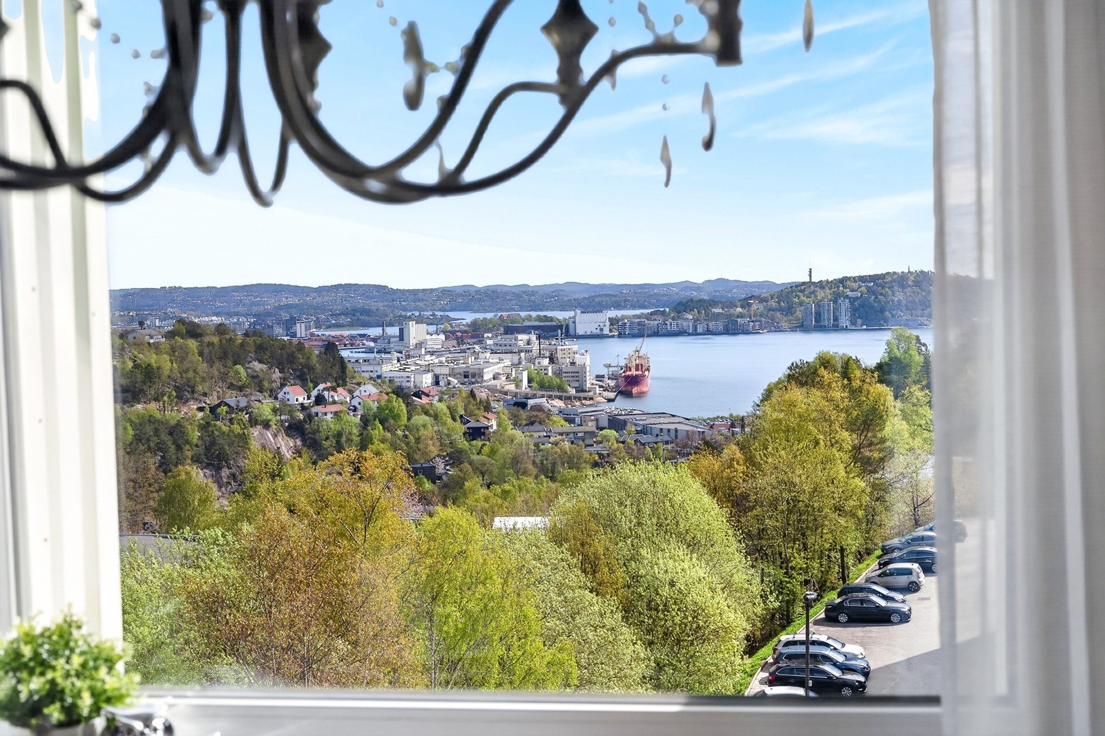 Fantastisk utsikt mot Byfjorden Galleribilde