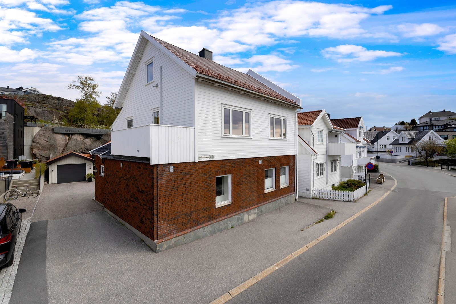 Velkommen til Kuholmsveien 47B presentert av Eiendomsmegler Norge v/Gro Lillian Netland Hulløen! Galleribilde