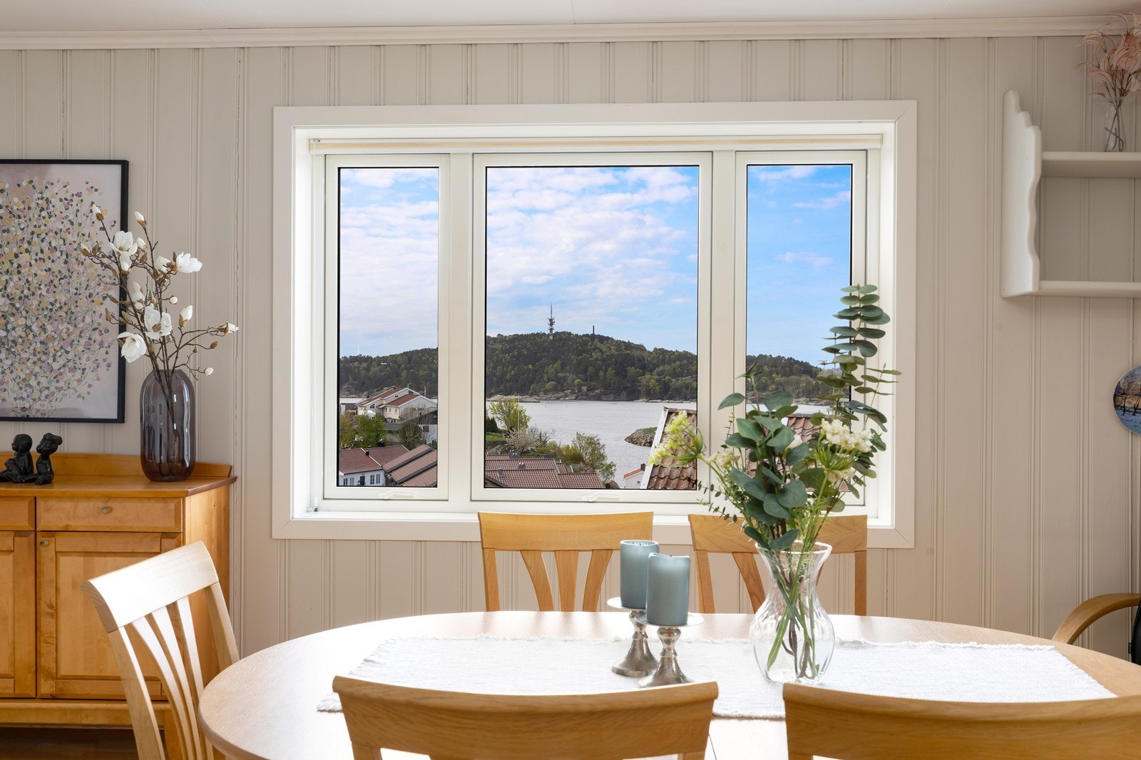 Trivelig spiseplass med fantastisk utsikt. Galleribilde