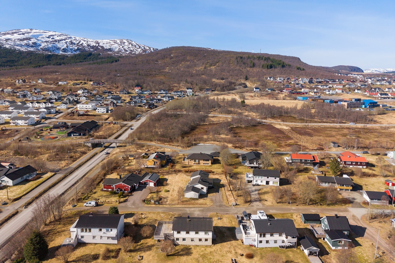 Det er også kort vei til marka med lysløype og populær sti til Steiroheia. Galleribilde