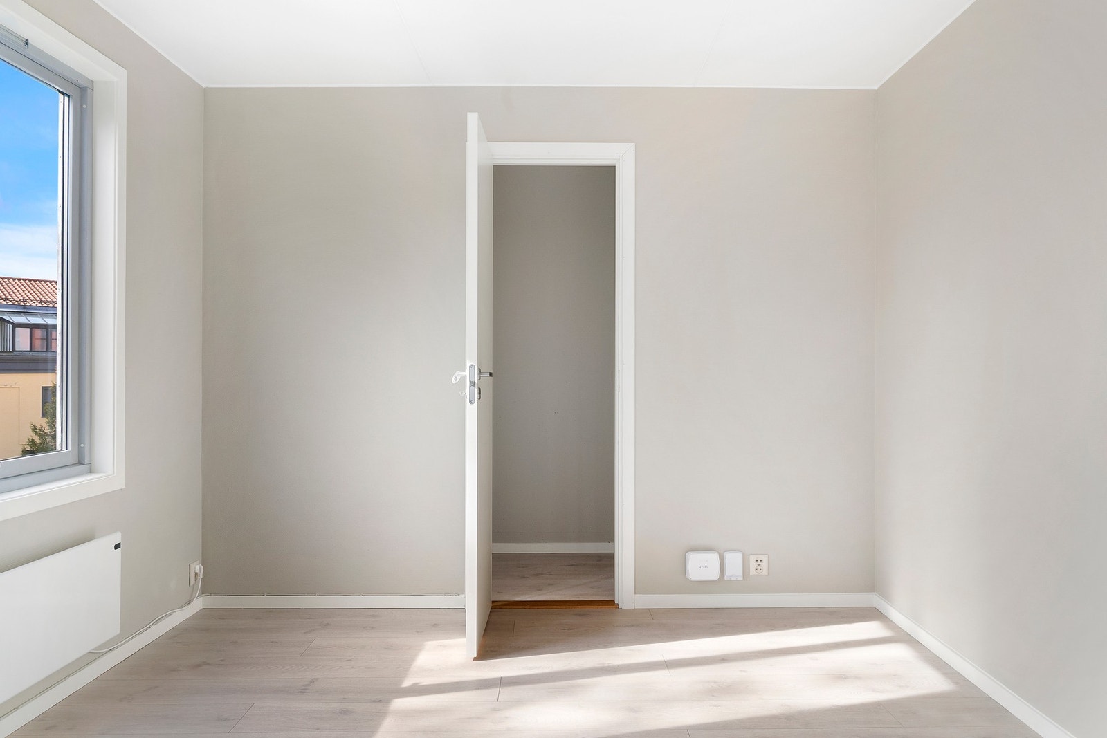 Fra stuen er det inngang til en innvendig bod Galleribilde