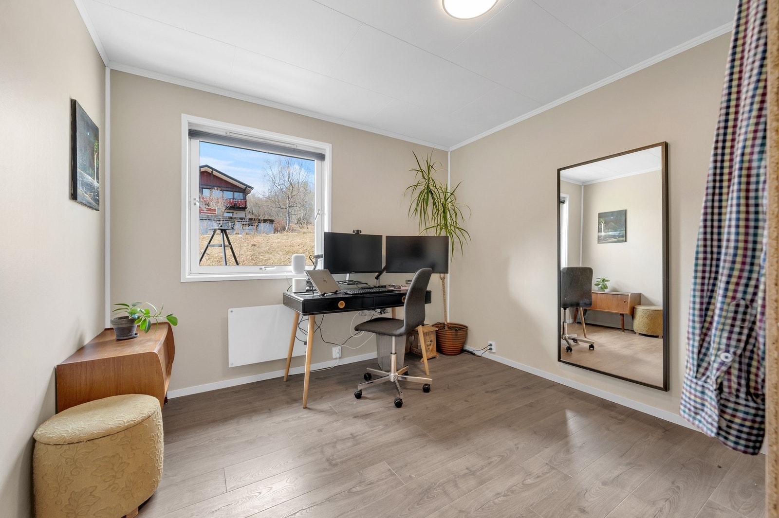 Soverom III benyttes idag til kontor. Foto: H5 Galleribilde