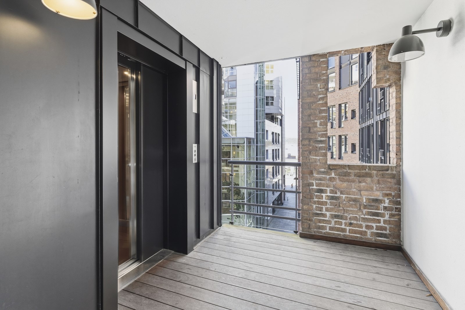 Det er heis i bygget. Galleribilde