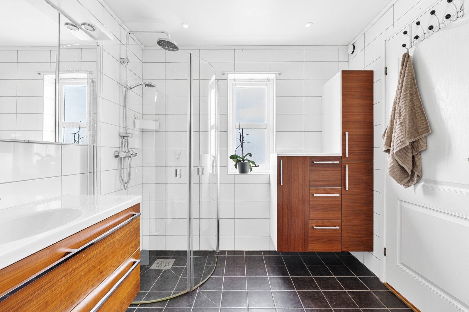 Fra soverommet er det direkte inngang til badet. Galleribilde