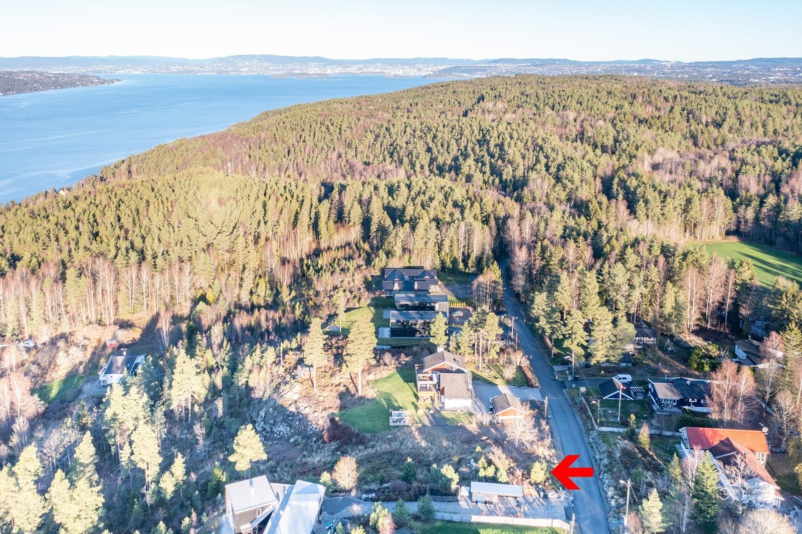 Enkelt med selvsyn på tomten eller ring megler på 905 64 890 for avtale Galleribilde