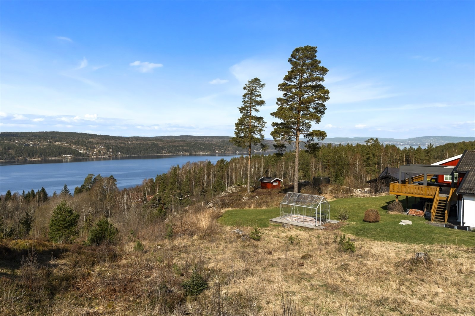 Velkommen til Rødstenveien 7 på Svartskog Galleribilde