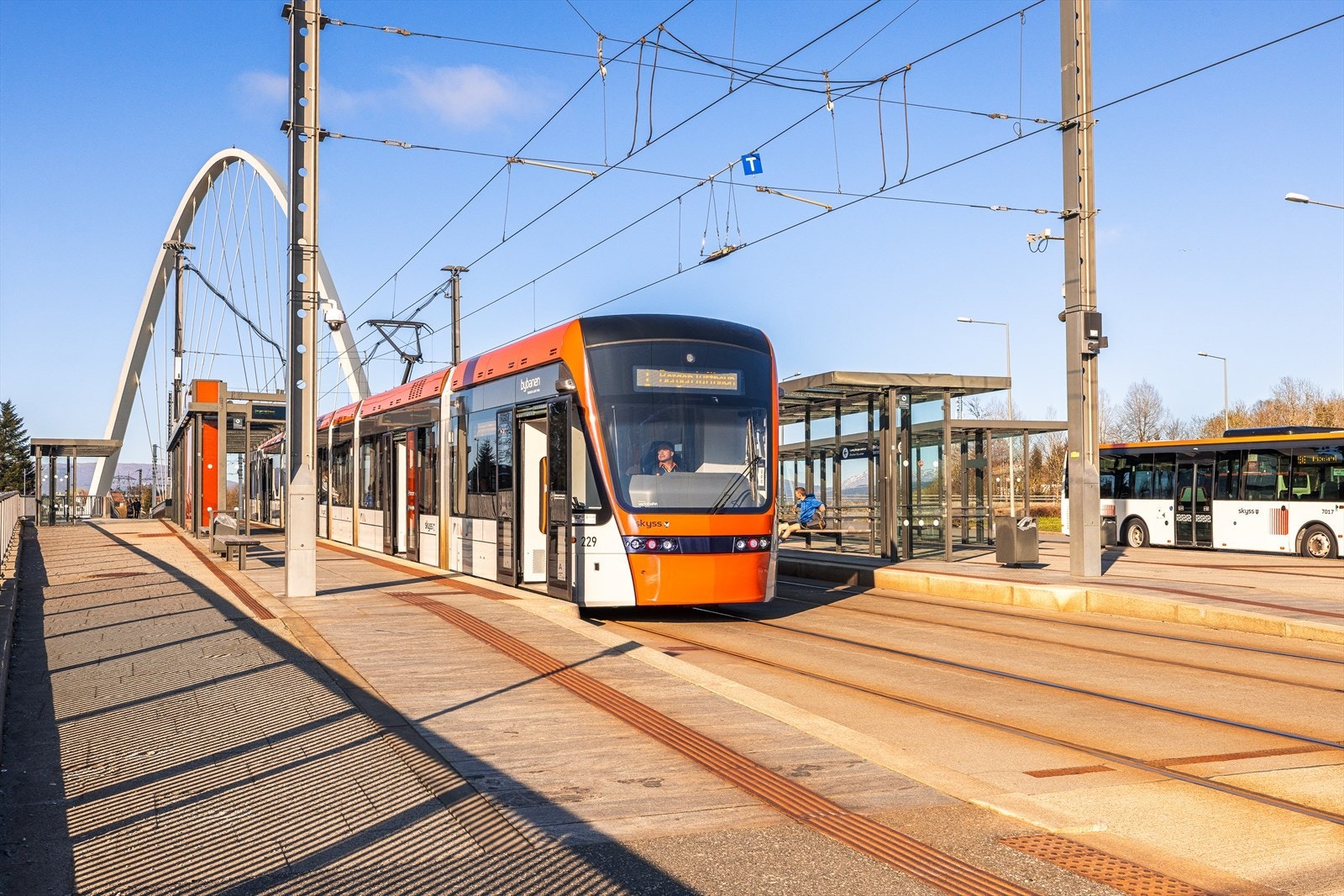 Nærområde - kort vei til bussterminal og bybanestopp ved Birkelandsskiftet. Galleribilde