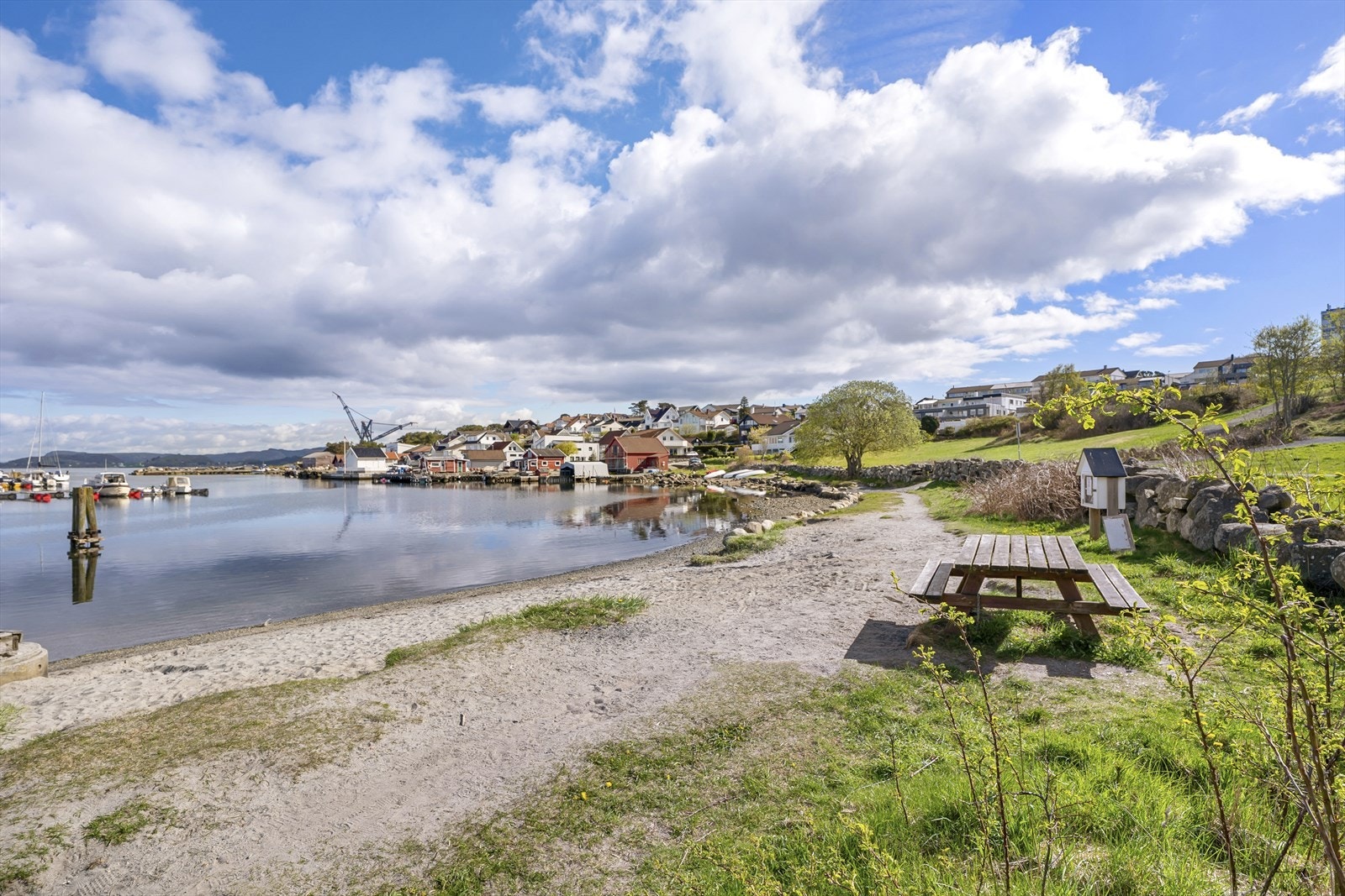 - Få minutters gange til Litle Dusavik strand, tursti og sjø - Galleribilde