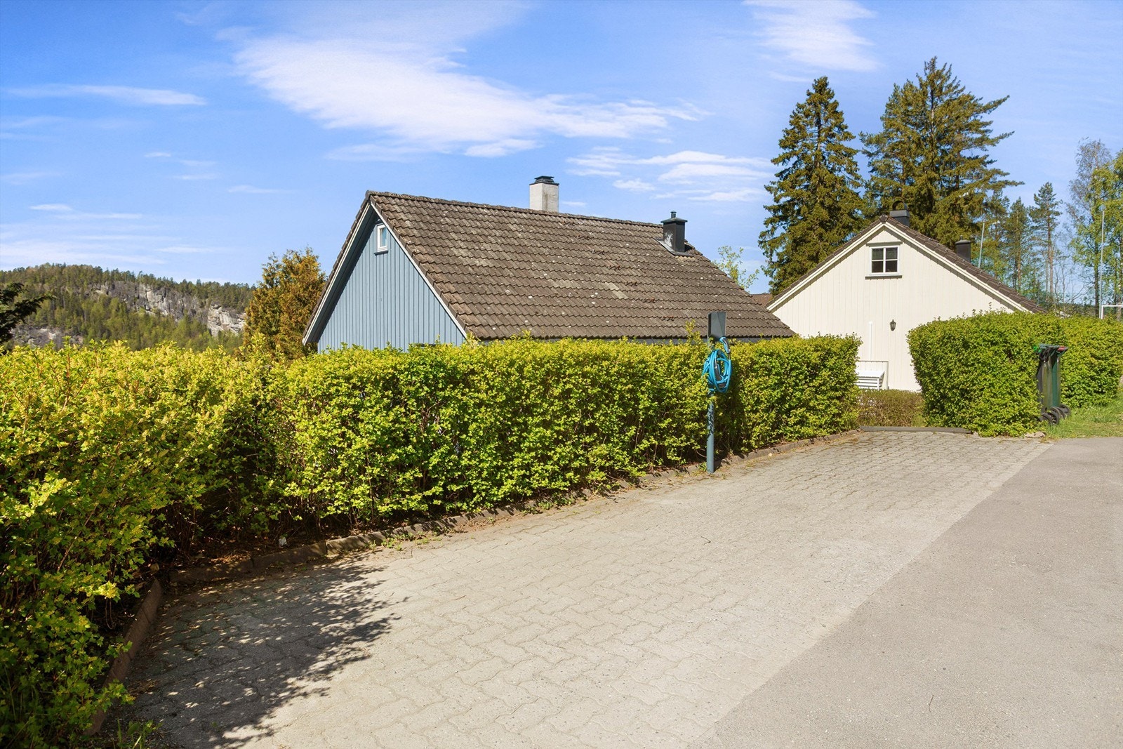 Det er montert el-bil lader ved boligen Galleribilde