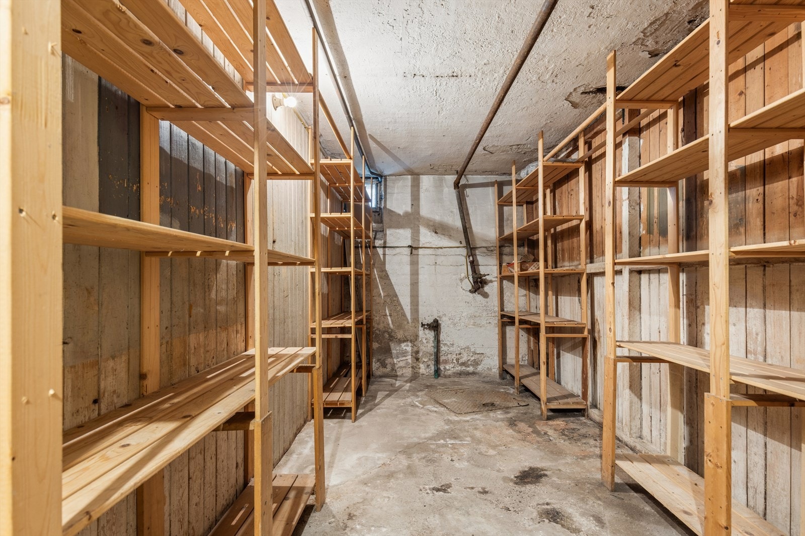 Leiligheten disponerer en romslig kjellerbod. Galleribilde