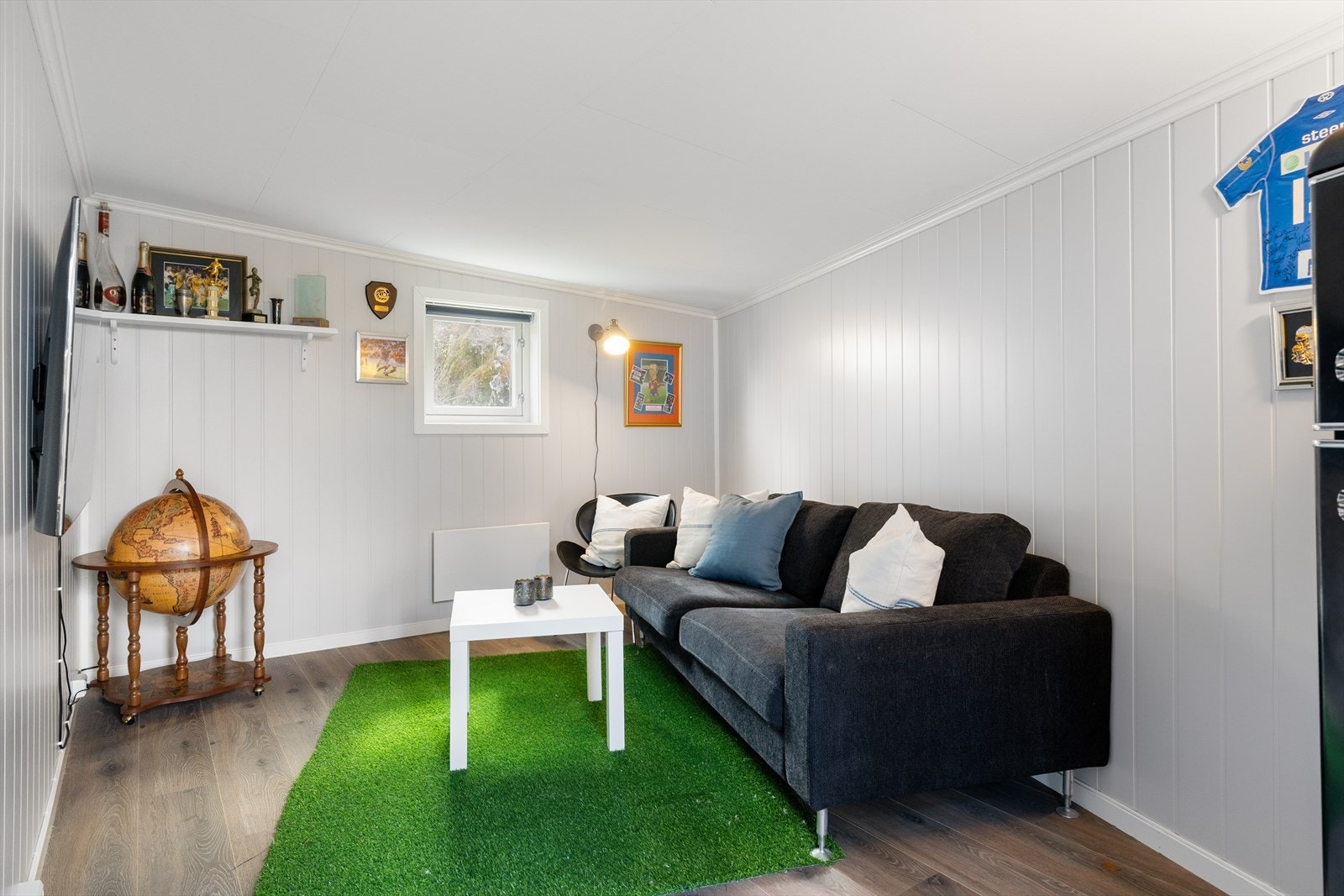 Det leveres ellers bredbånd fra Telenor til kr. 669,- per mnd. Dette er uten binding og kan f.eks kuttes i vintermånedene uten gebyr/avgift. Galleribilde
