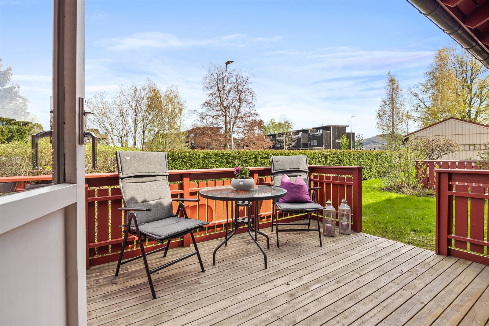 Østvendt terrasse med adkomst fra soverom 2 Galleribilde