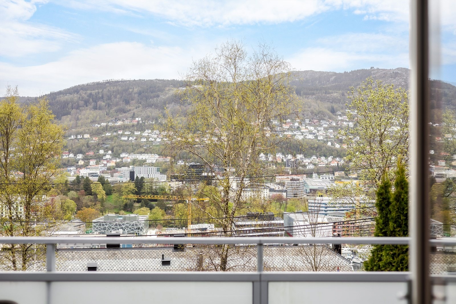 Utsikt fra stue og terrasse Galleribilde