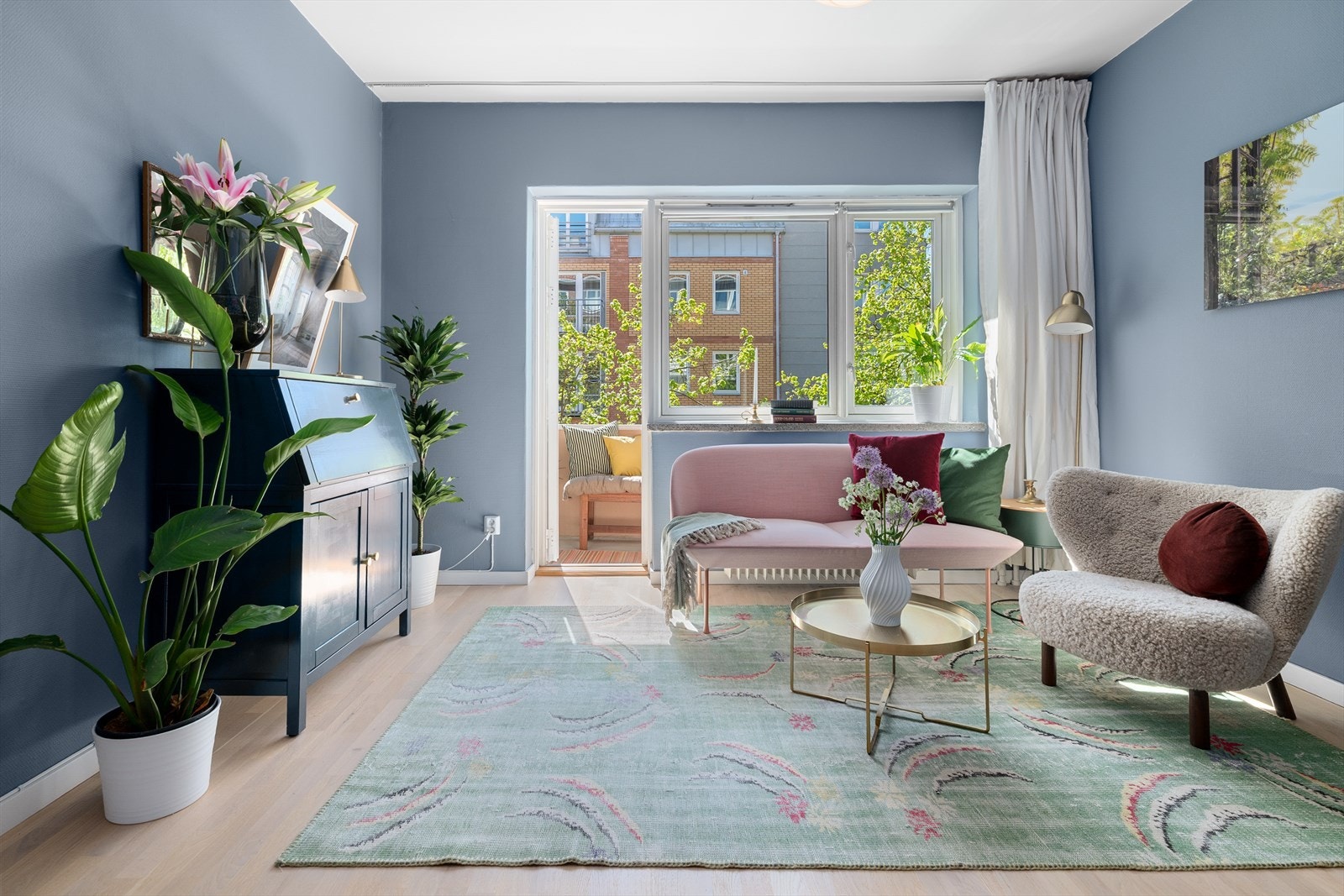 Rommet er også holdt i en behagelig blåtone. Galleribilde