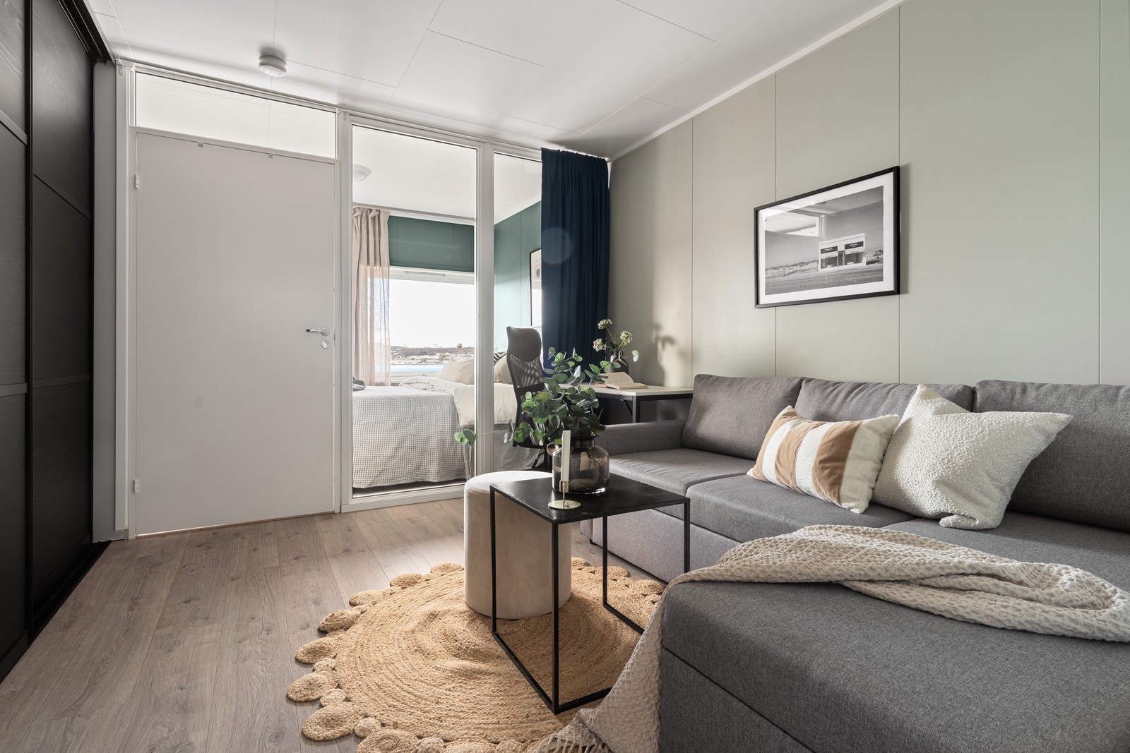 På dette plan finner du soverom og en stue/kontor med flere muligheter. Galleribilde