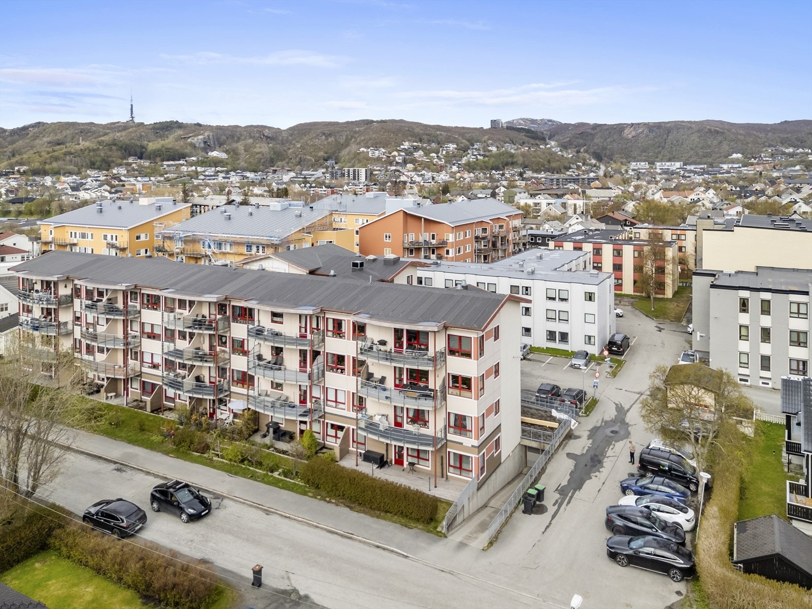 Fra boligen er det gangavstand til Bodø sentrum. Galleribilde