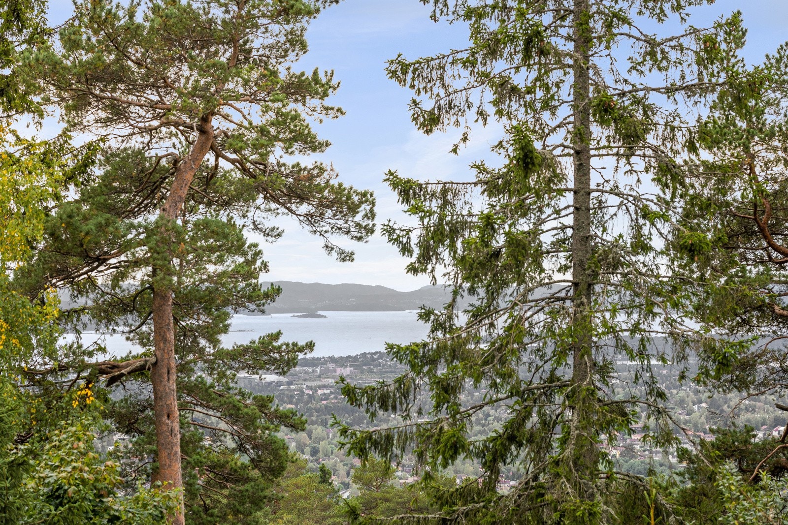 Fra eiendommen har du flott utsikt utover Bogstadvannet. Galleribilde