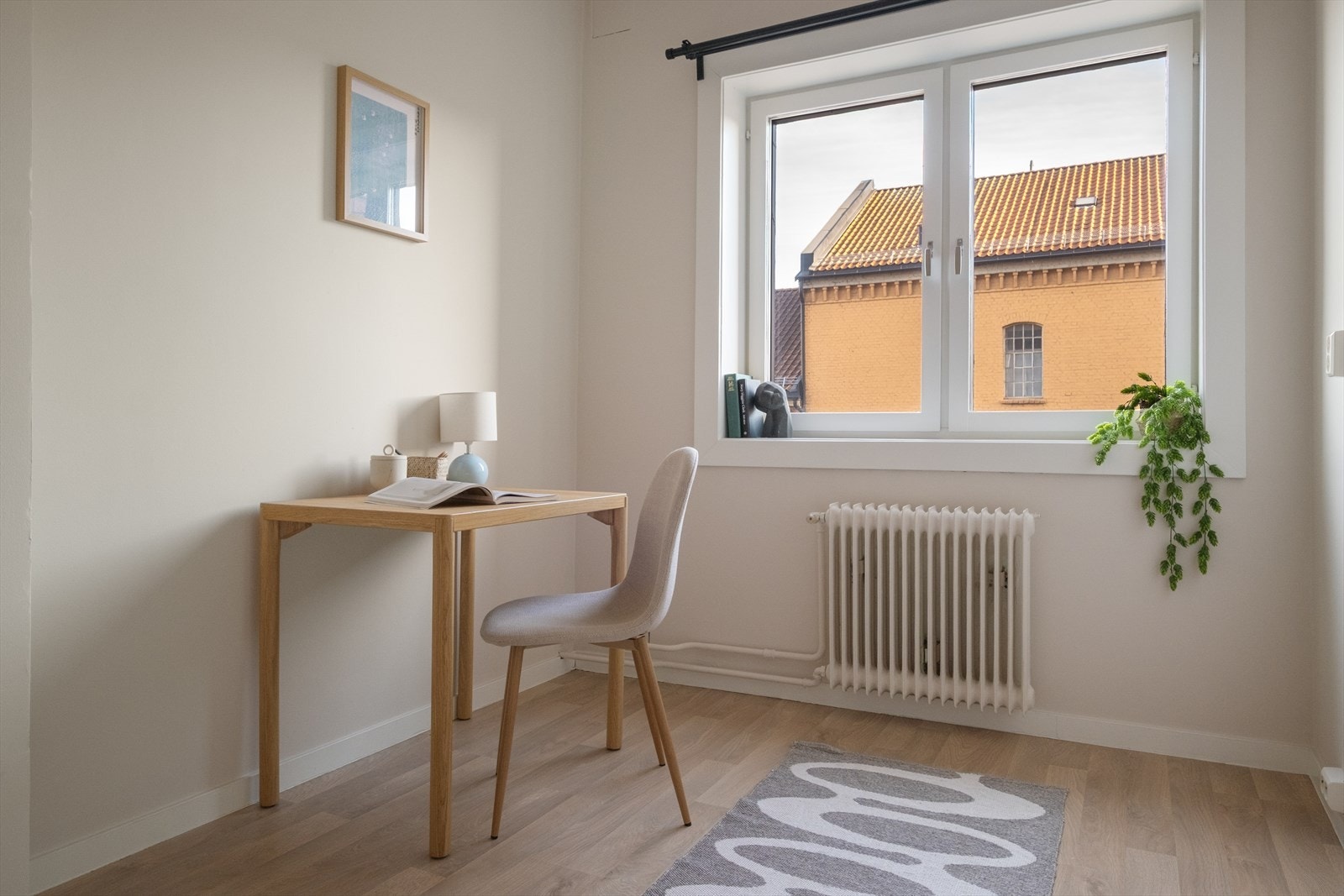 Det er også plass til garderobeskap, kommode eller pult. Galleribilde