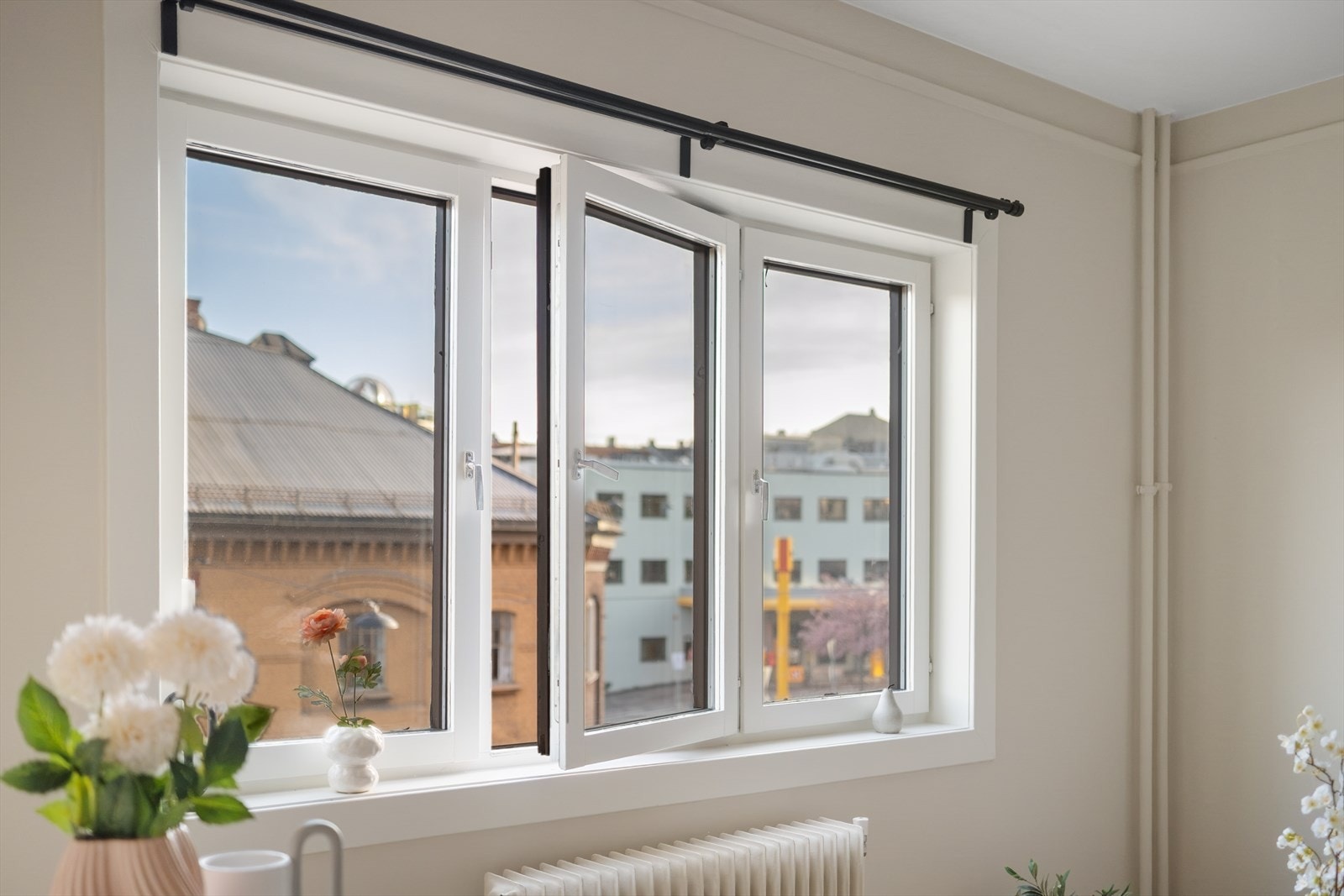 Leiligheten ligger fint og luftig til i byggets 3. etasje. Galleribilde