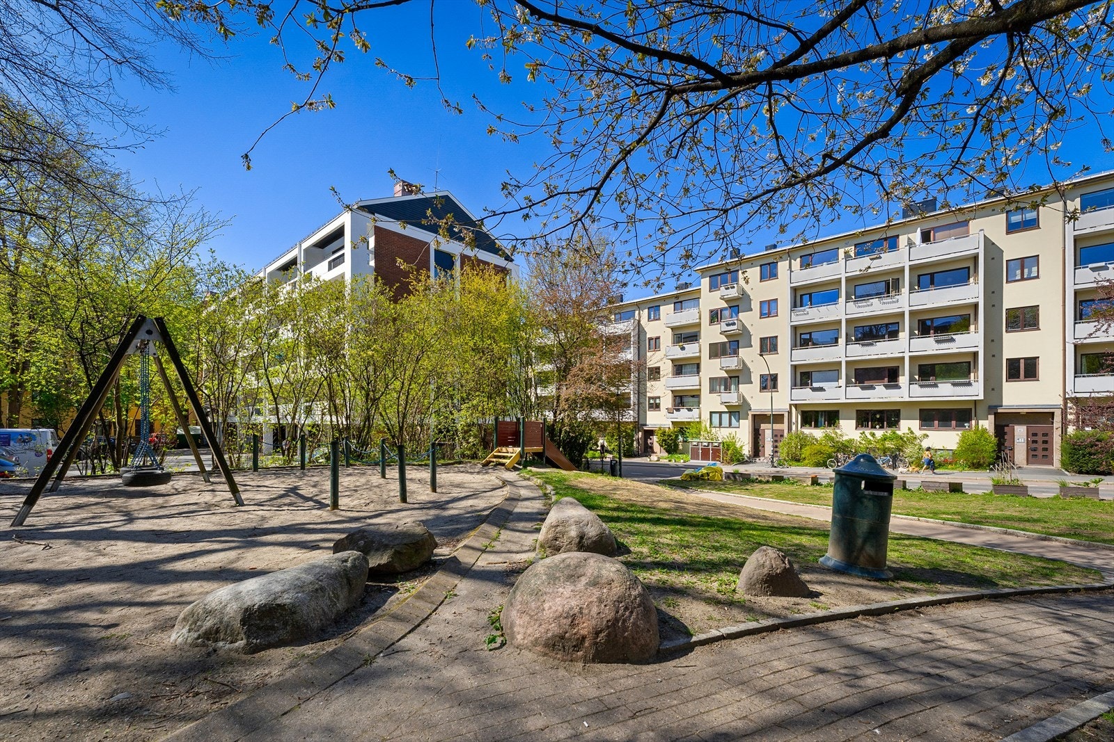 Grønt og hyggelig nabolag Galleribilde