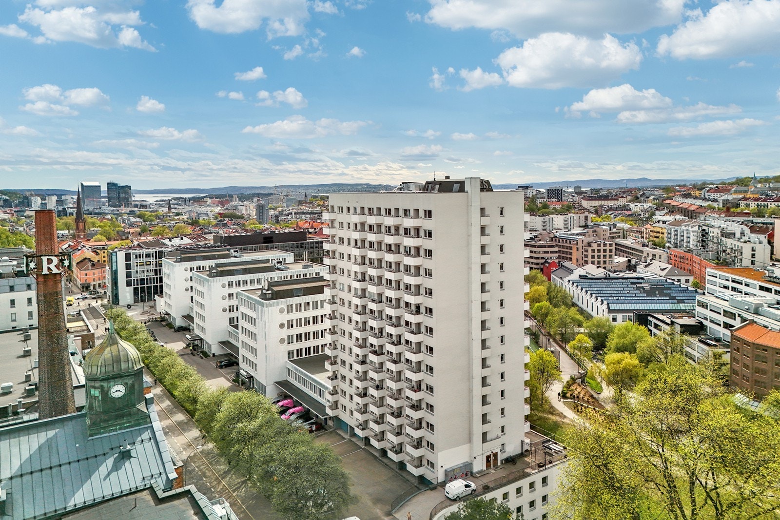 Leiligheten er perfekt for deg som ønsker å bo sentralt, med nærhet til både natur, byliv og alt av servicetilbud! Galleribilde