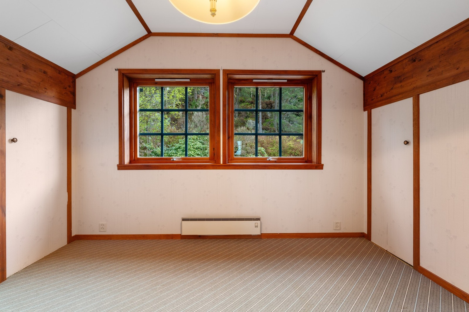 Siste rommet på loft har vært benyttet som soverom/kontor (Ikke godkjent) Galleribilde