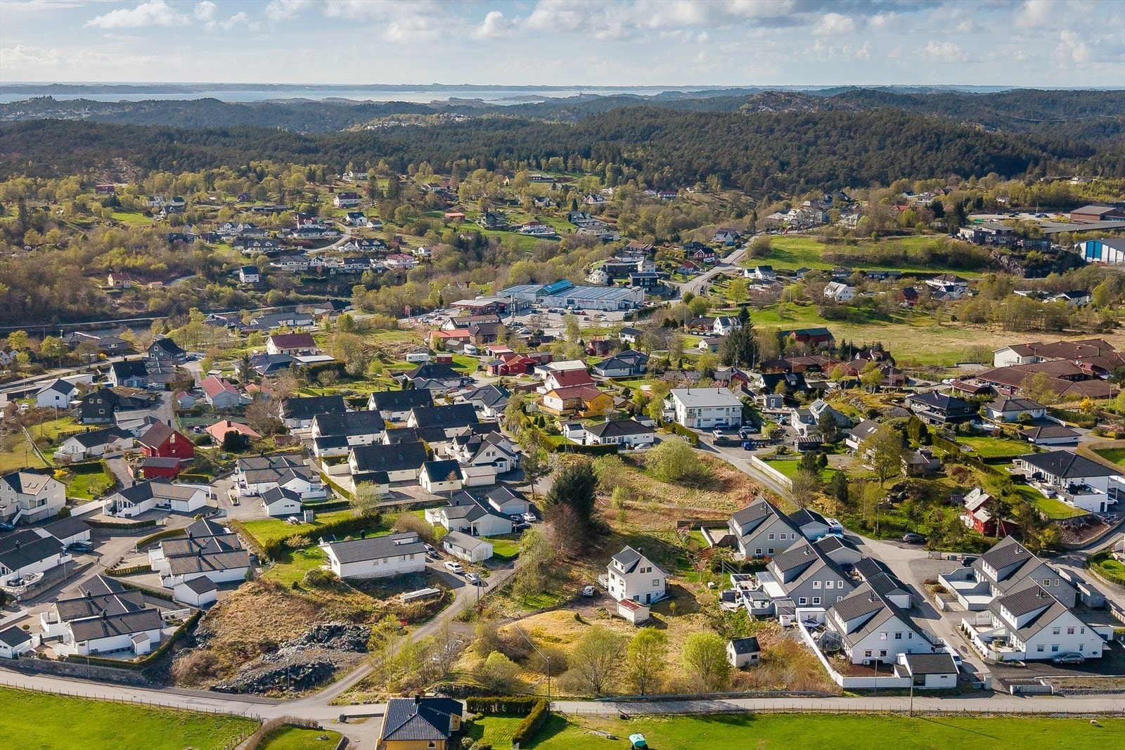 Området er regulert til boliger i eldre reguleringsplan fra 1977 og avsatt til boligbebyggelse i kommuneplanens arealdel. Galleribilde