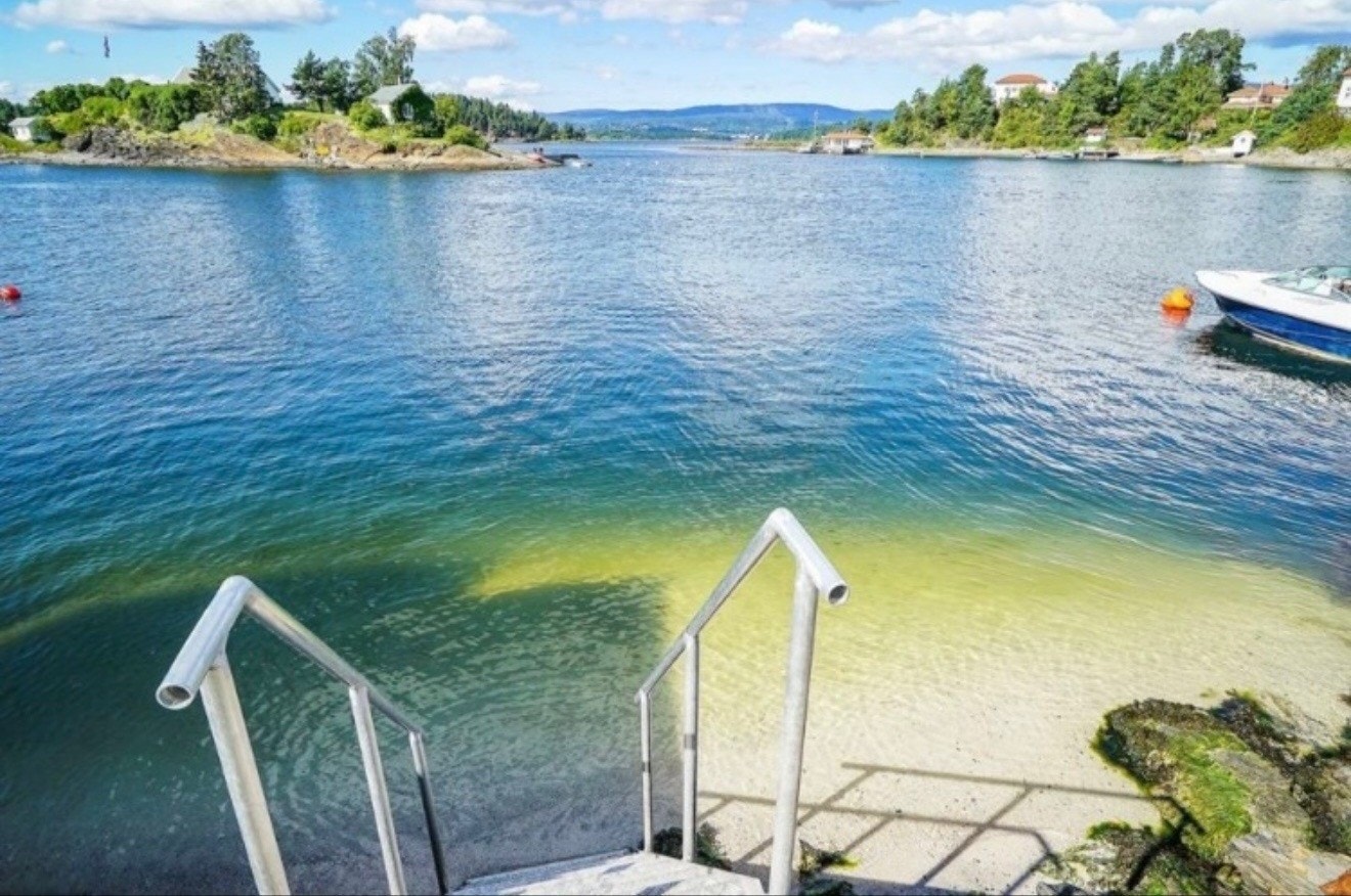 2 min gange fra boligen ligger badeplassen til vellet Galleribilde