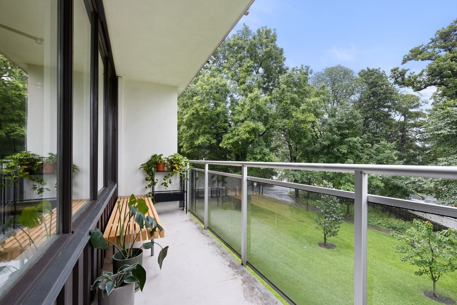 Fra stue er det adkomst til sjarmerende balkong på 6 m². Galleribilde