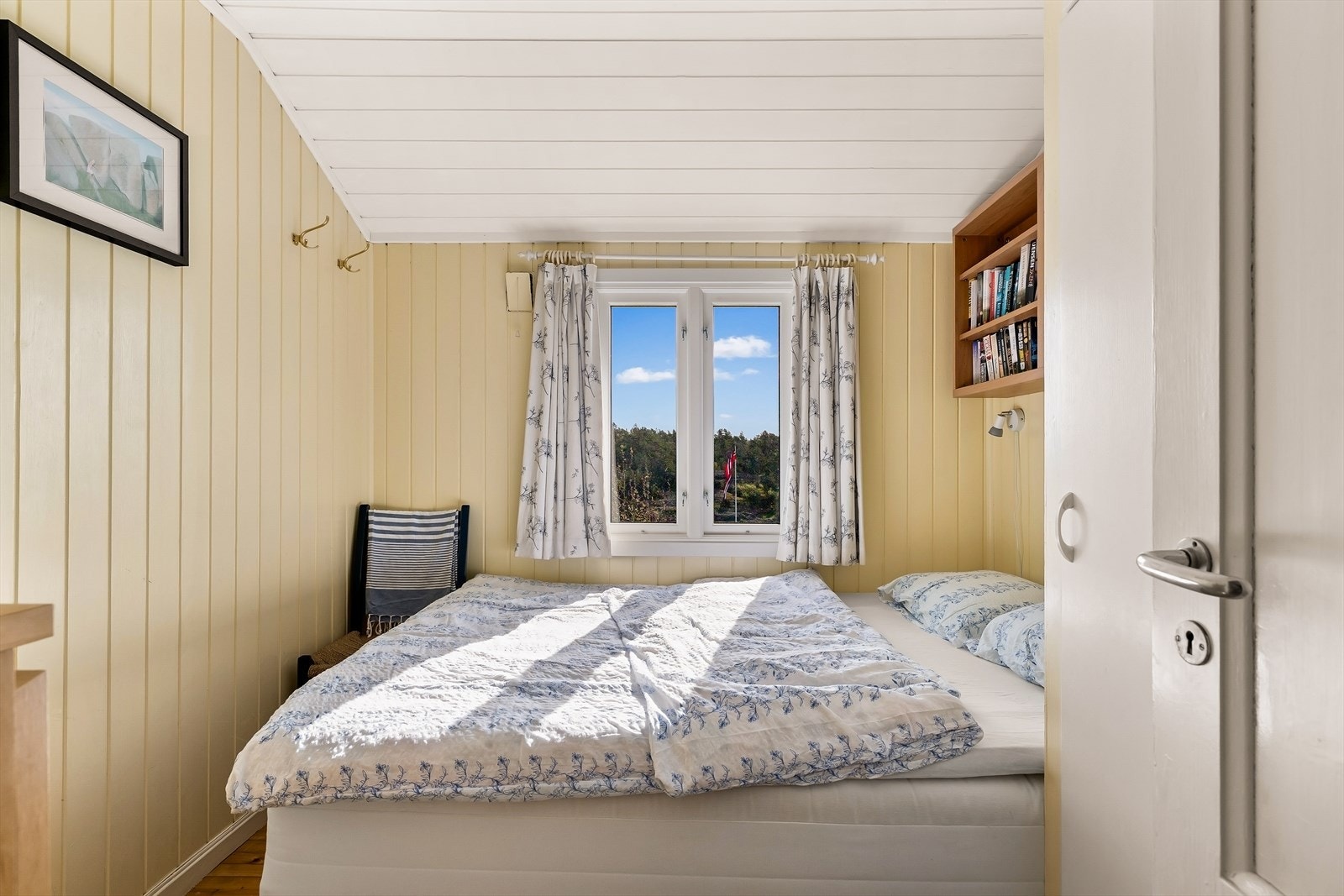 Vinduene på soverommene slipper inn godt med dagslys. Galleribilde