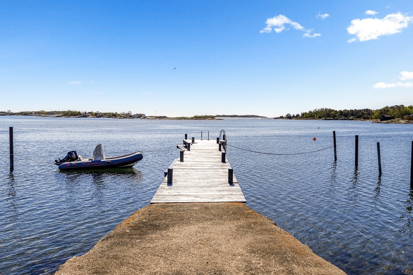 Bryggeanlegg i nærområdet. Galleribilde