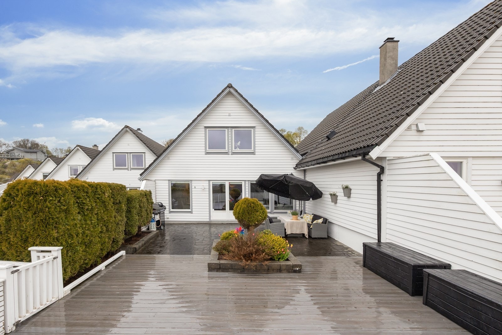 Sørvestvendt beliggenhet med sol fra morgen til kveld midtsommers Galleribilde