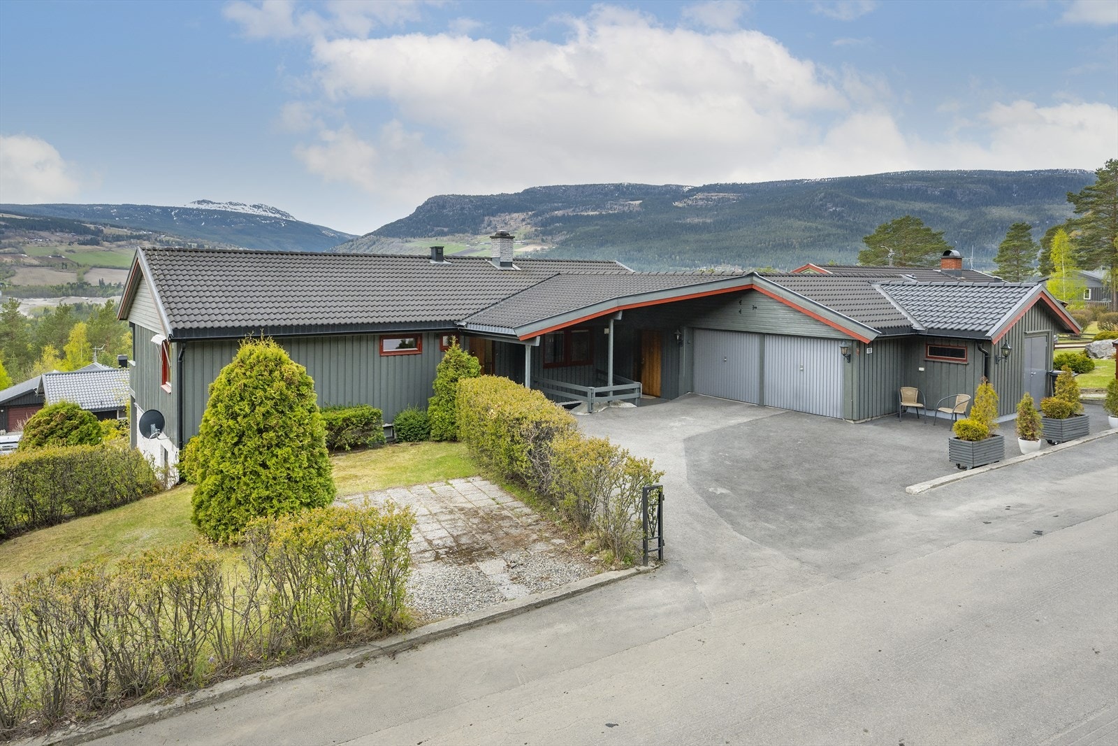 Pent opparbeidet tomt og enkel adkomst. Galleribilde