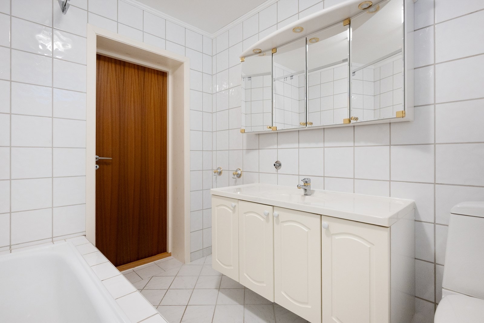 Også dette badet har mekanisk avtrekk. Galleribilde