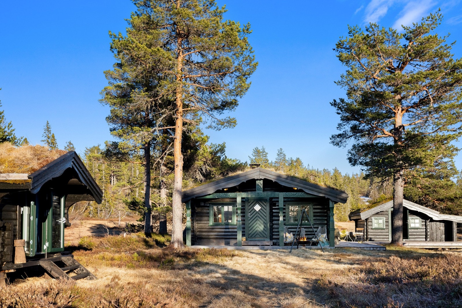 Eiendommen ligger ca. 700 moh. og byr på flott utsikt over Breilivatn og det vakre fjellandskapet rundt! Galleribilde