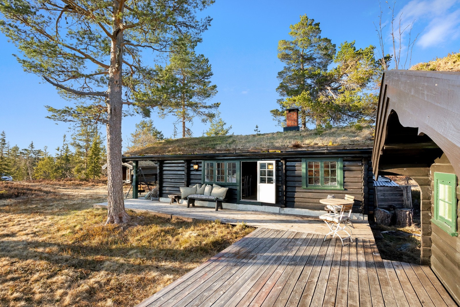Her har du store terrasser, som gir god plass til ulike løsninger for utemøblering. Galleribilde