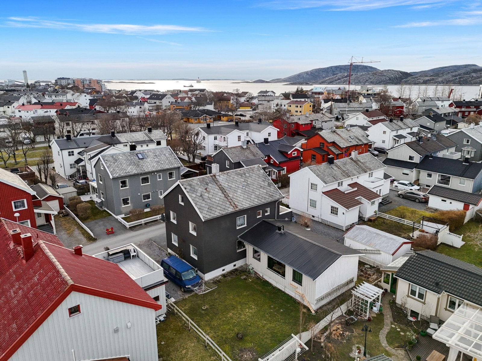 Beliggenheten er sentrumsnær, med kort spasertur til Bodø sentrums mange fasiliteter. Galleribilde