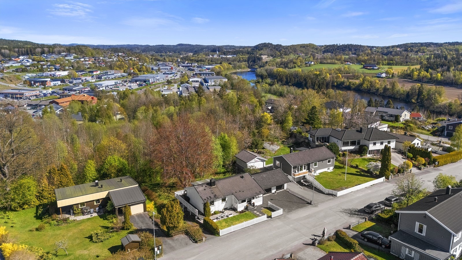 Dronefoto av eiendommne Galleribilde