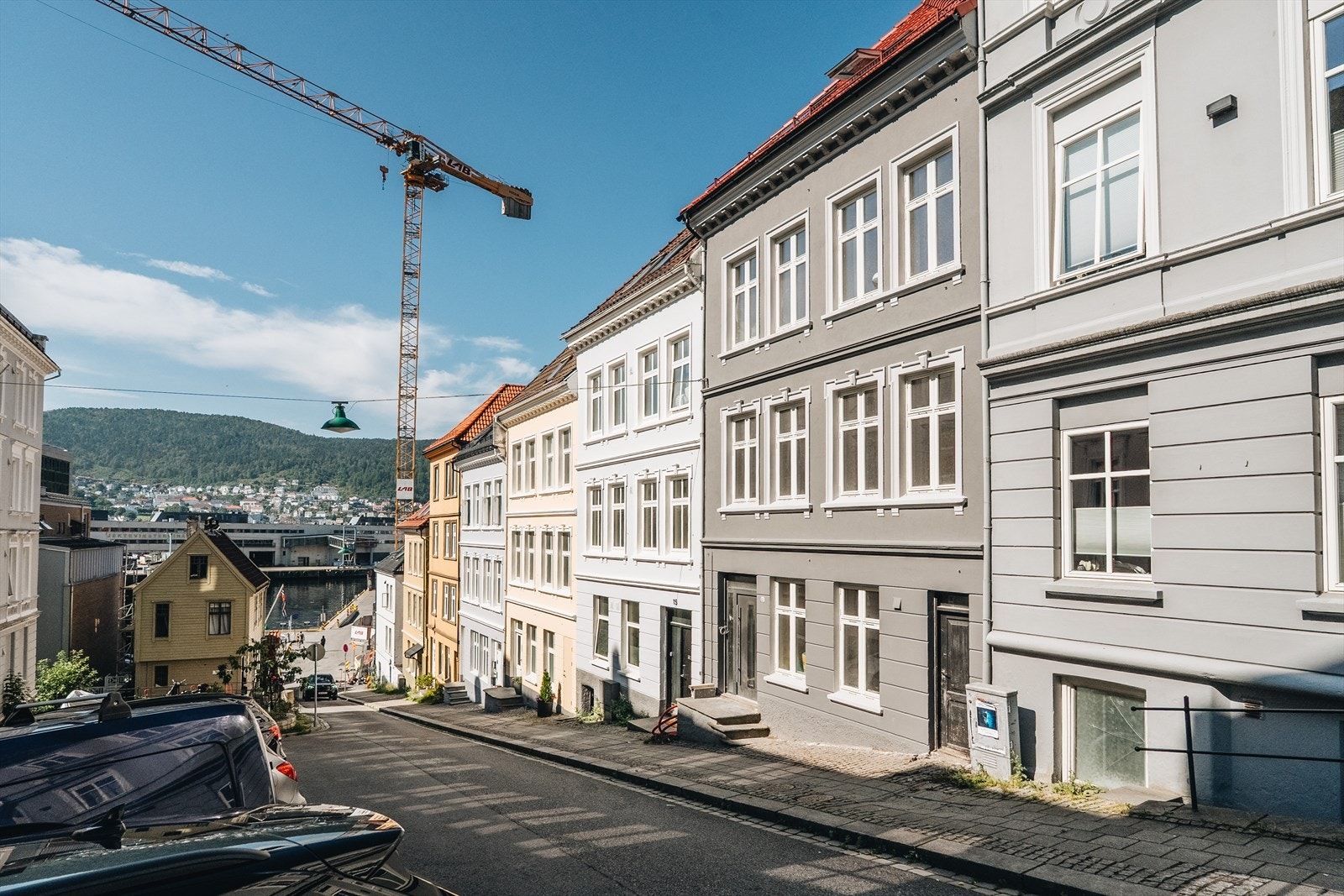 W Eiendomsmegling ved Benjamin Bødtker og Christina Erstad har gleden av å presentere denne moderne og lekre leiligheten i Vestre Holbergsallmenningen 13! Galleribilde
