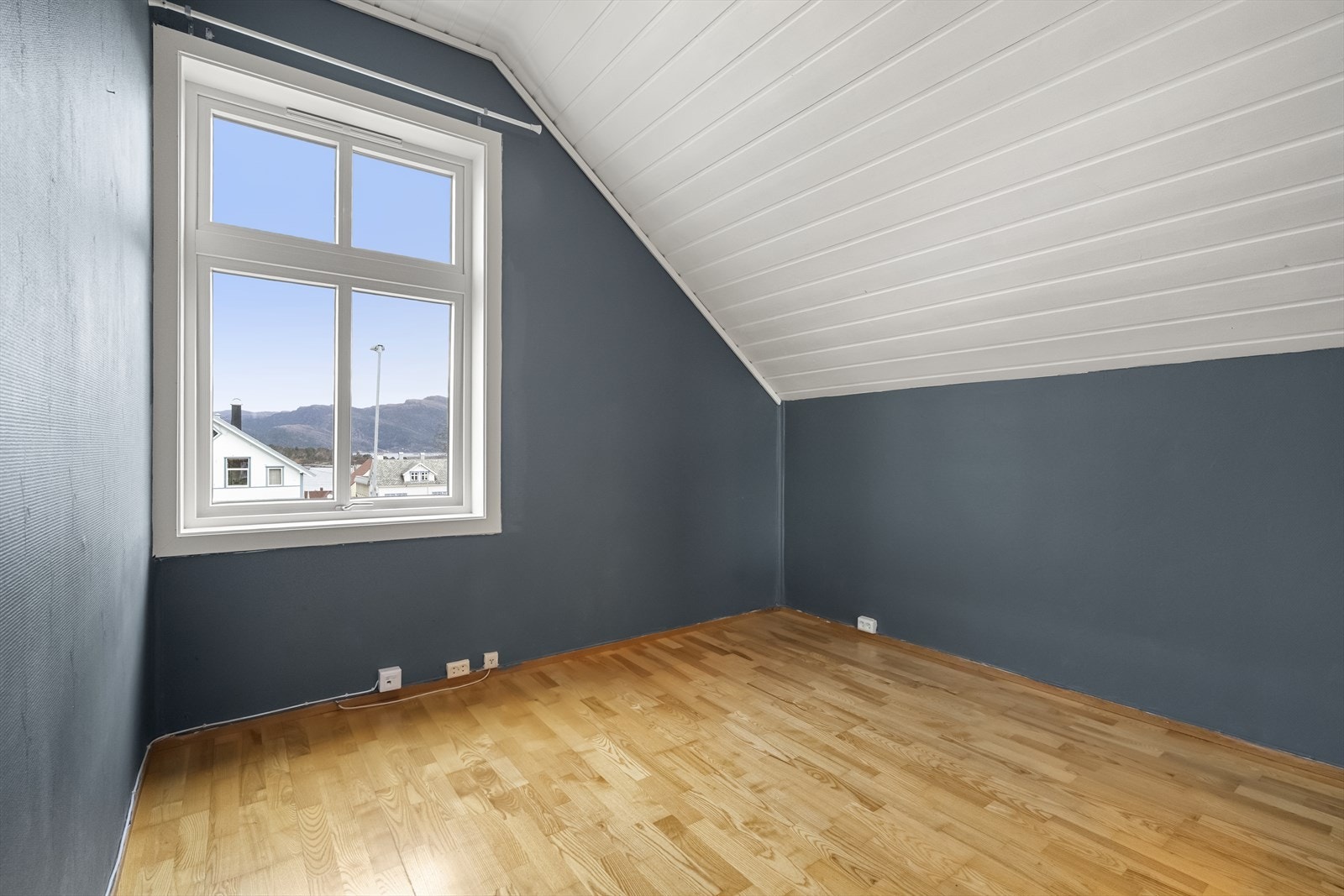 Soverommet på loftet er på 11 m² Galleribilde