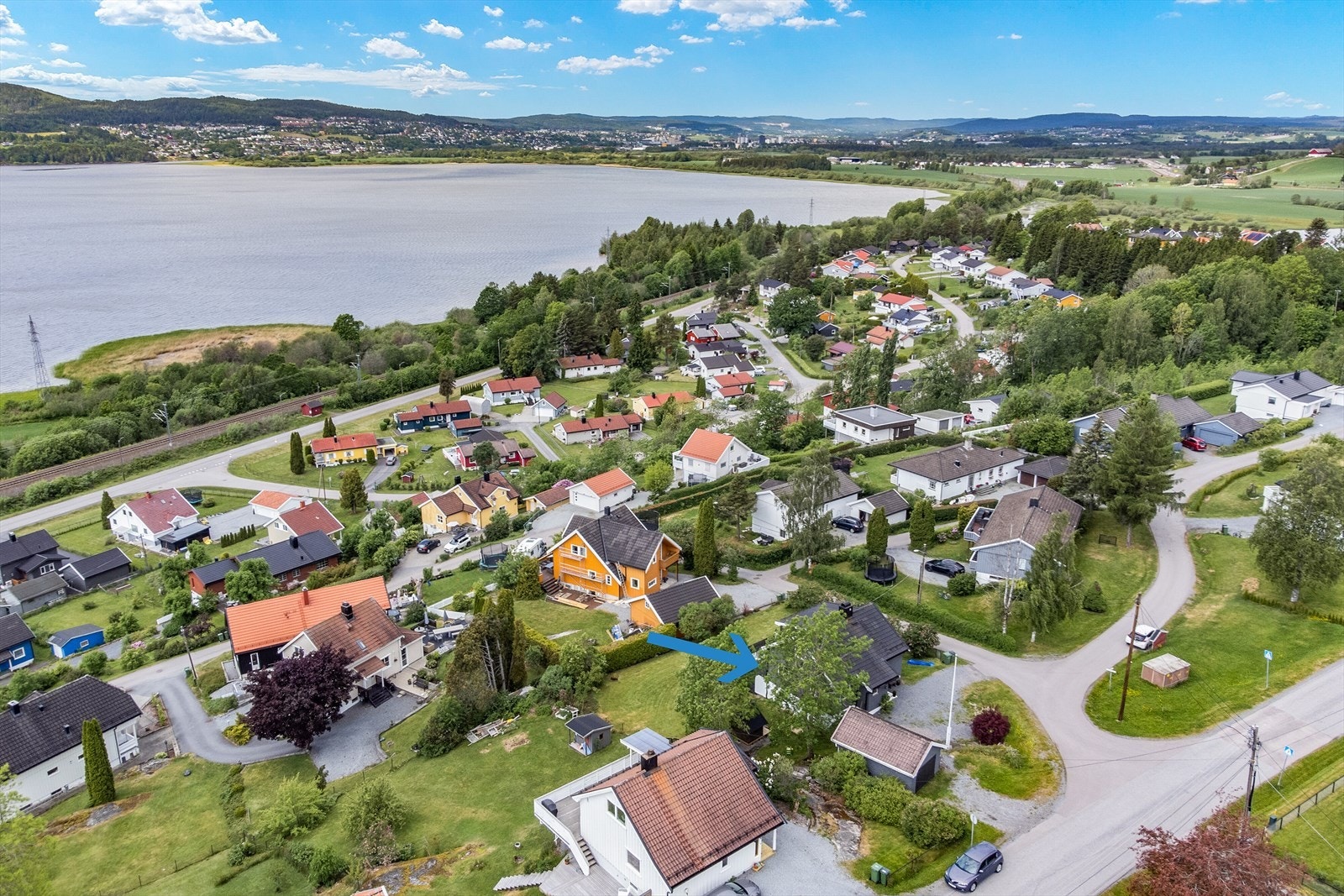 Etablert og populært boligstrøk på Hovin i Fetsund, bestående primært av eneboliger og småhus. Galleribilde