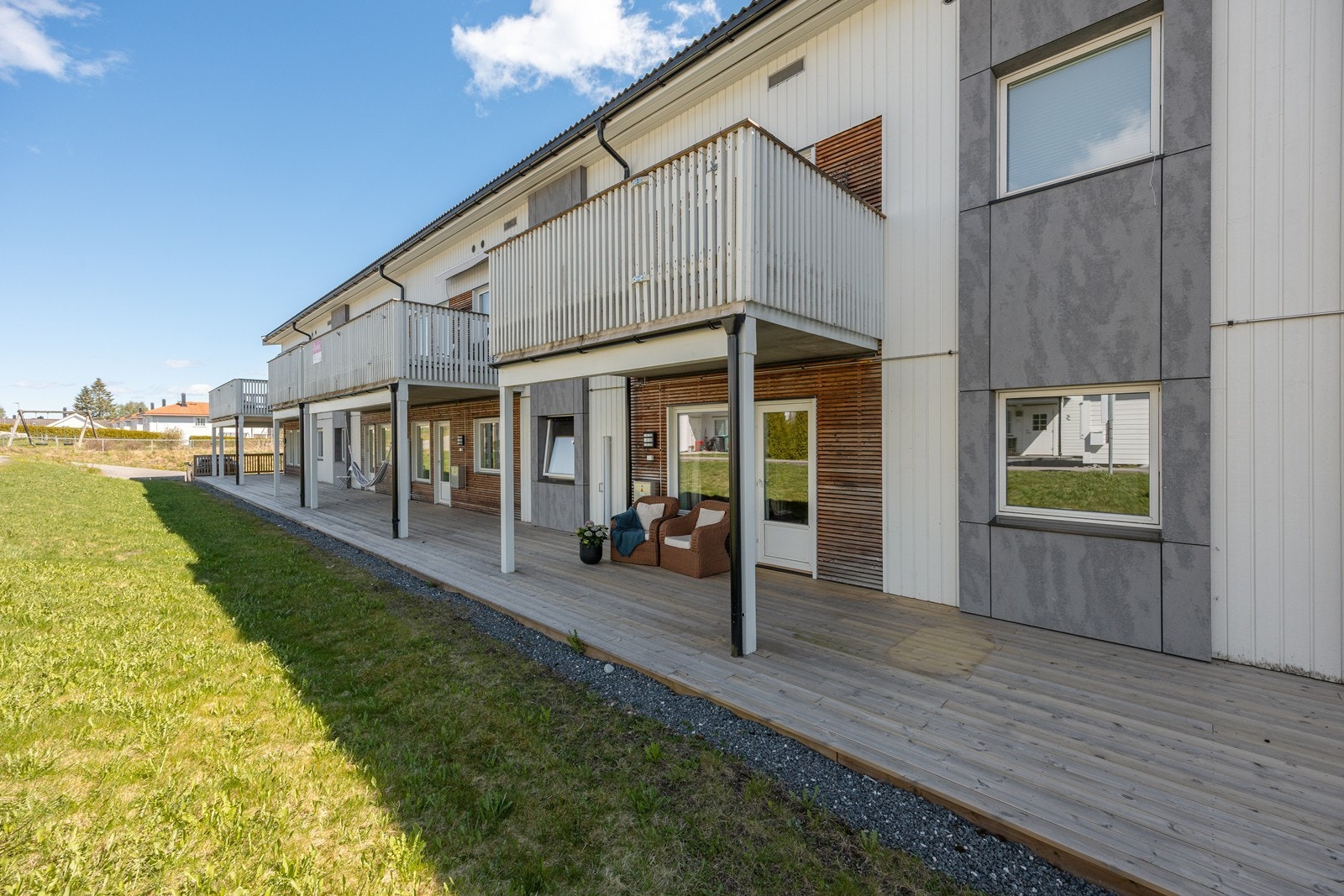 En innbydende 3-roms selveier med 2 flotte uteplasser. Galleribilde