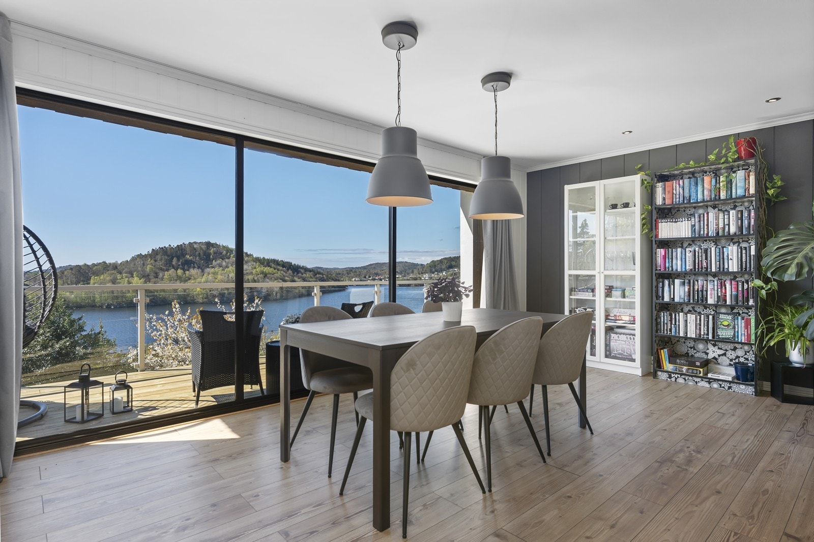 Nydelig utsikt til Skogsfjorden! Galleribilde