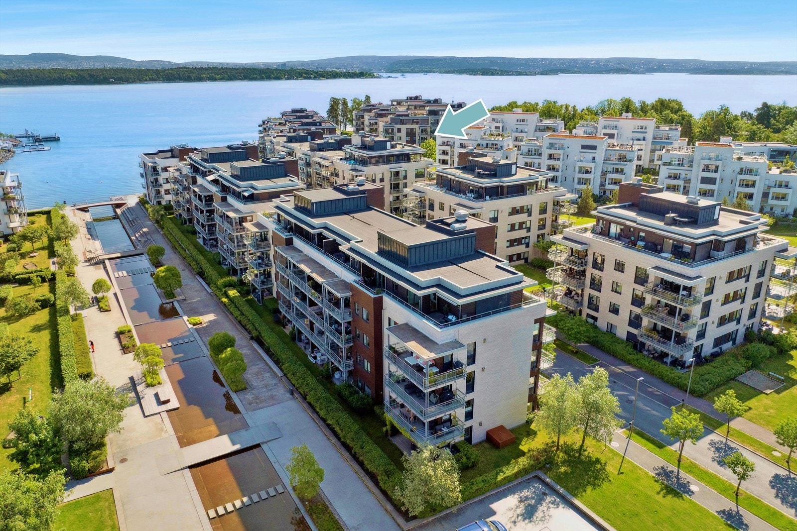 Vannspeilet fungerer som en portal mot havet. Vakkert område! Galleribilde