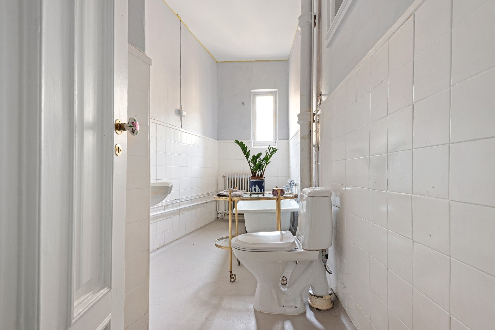 Bad med vindu og stort potensial Galleribilde