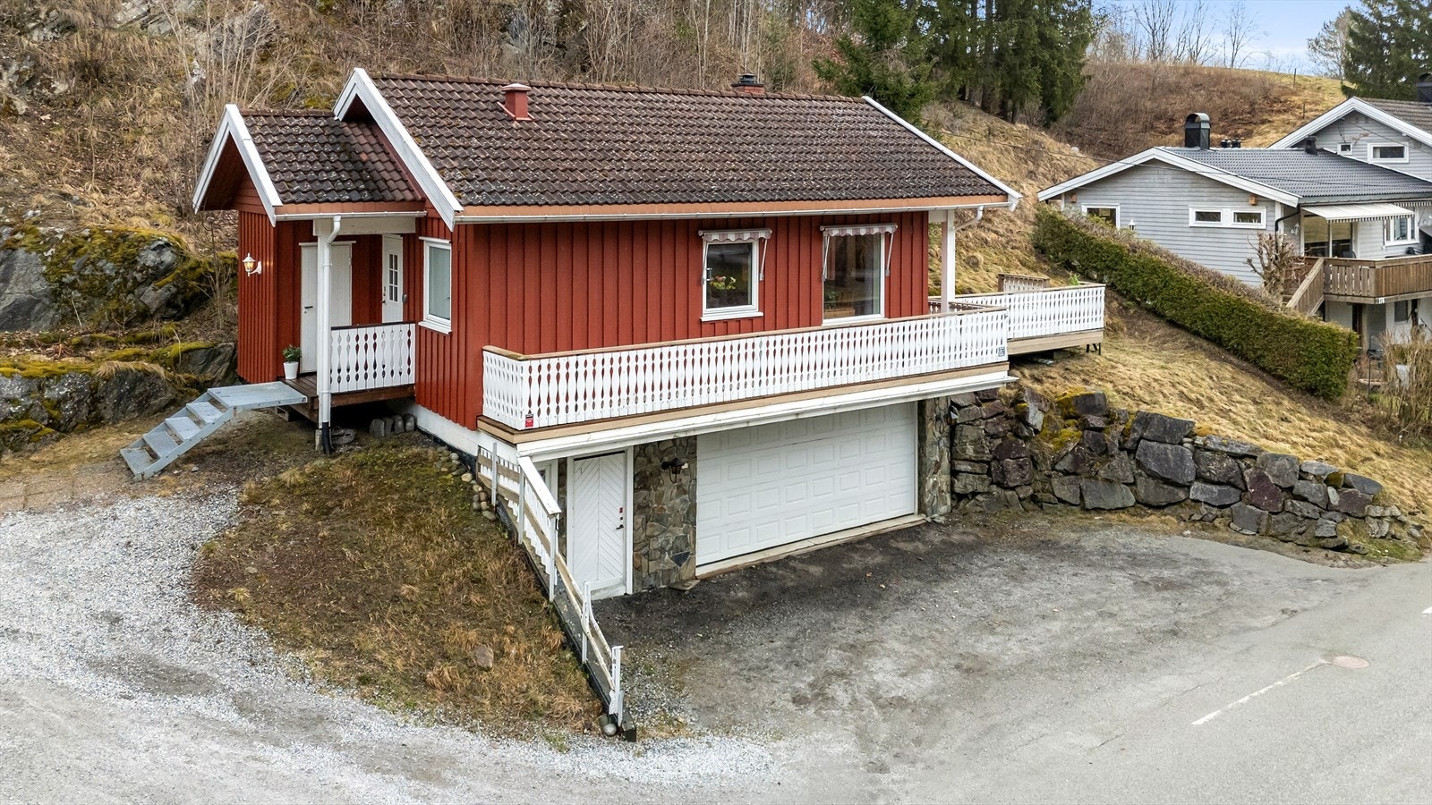 Planering/oppgradering av bakken, som er planlagt utført innen utgangen av 2027, skal regnes som en felles kostnad, og styret må bli enige om en hvilken løsning som skal velges. Galleribilde