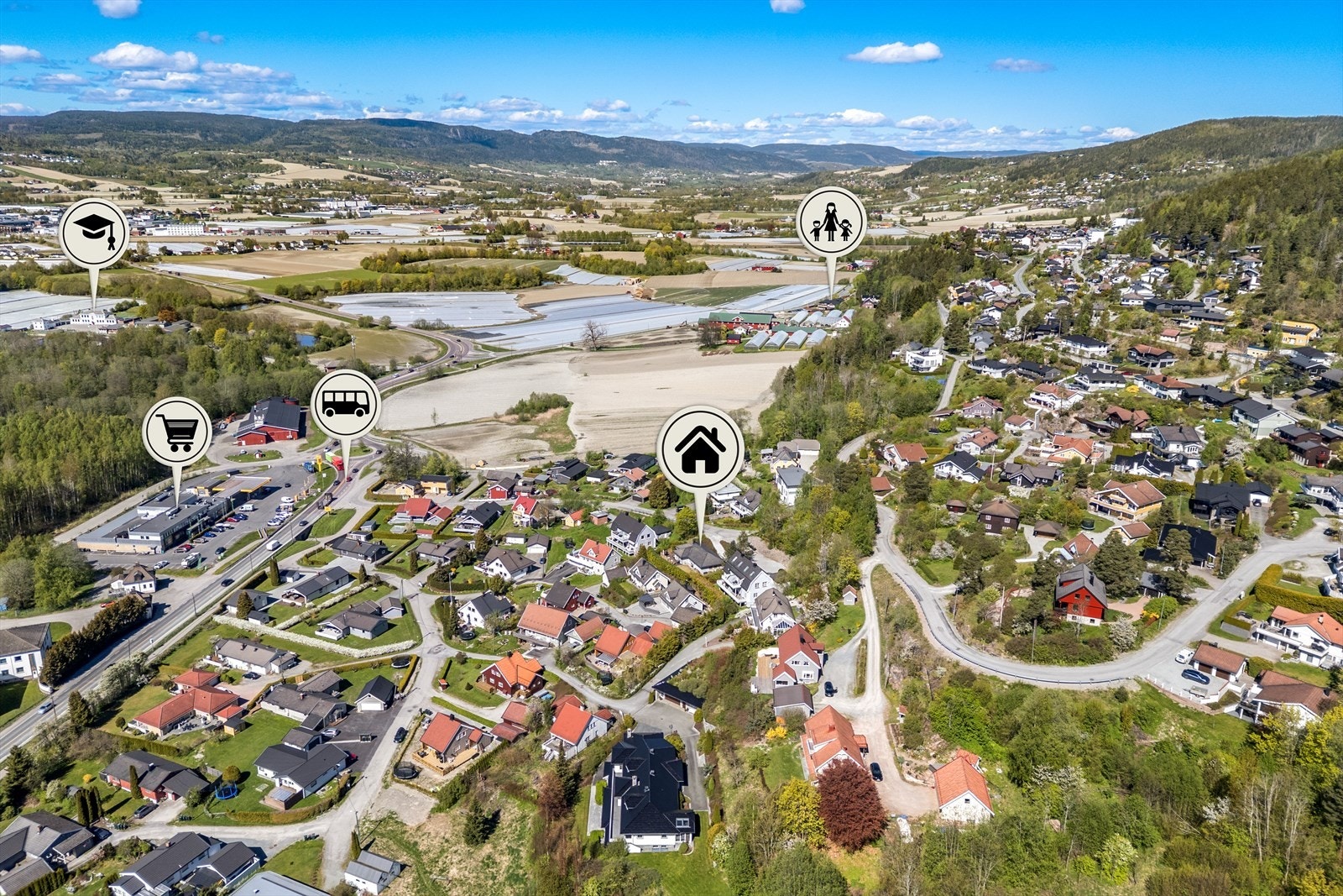 Området er barnevennlig med trygg gangvei til Gullaug barneskole med undergang under hovedvei Galleribilde